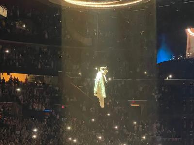 Review: Ariana Grande plays first hometown show in seven years