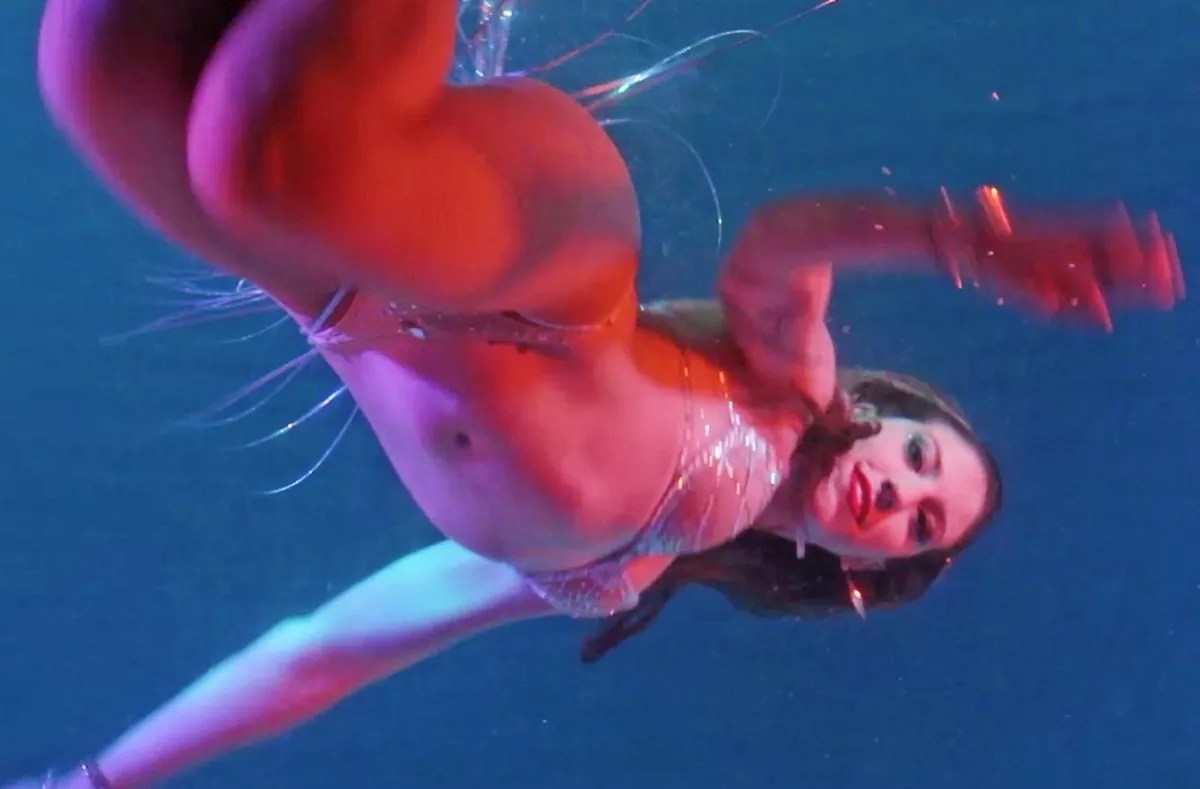 The Burlesque Mermaids of Fort Lauderdale’s Wreck Bar Shake Their Fins