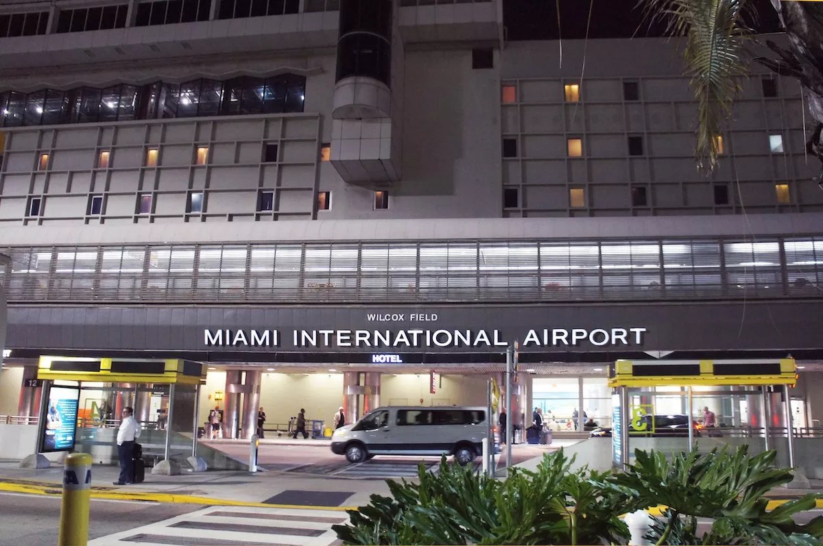 MIA and FLL Airport Workers Announce Strike; Booker and de Blasio to Attend Rallies