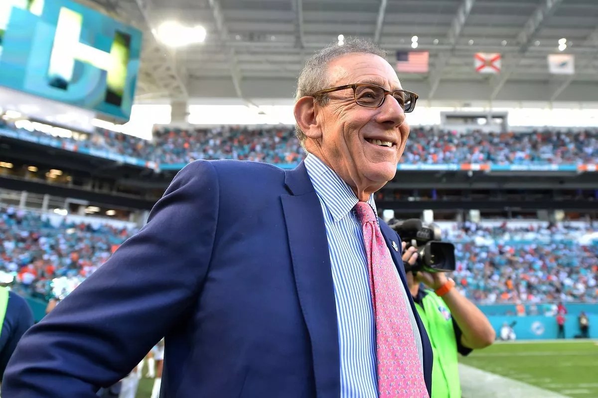 Media Gives Dolphins Owner Stephen Ross a Pass and Hangs Kenny Stills Out to Dry