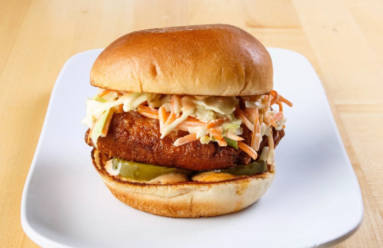 Pincho Celebrates Ten Years With $10,000 Giveaway and New Nashville Hot Chicken Sandwich