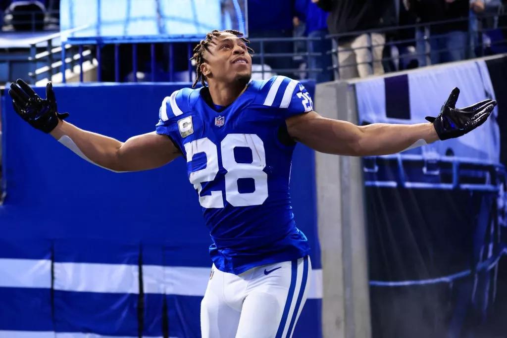 5 Reasons the Miami Dolphins Shouldn’t Trade for Jonathan Taylor