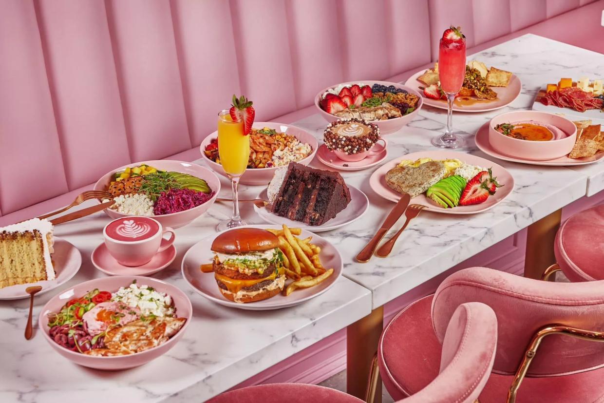 Miami’s Viral Pink Café Opens First Location in Broward